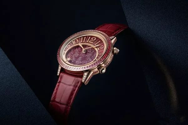 Rose golden copy watches are elegant and warm.