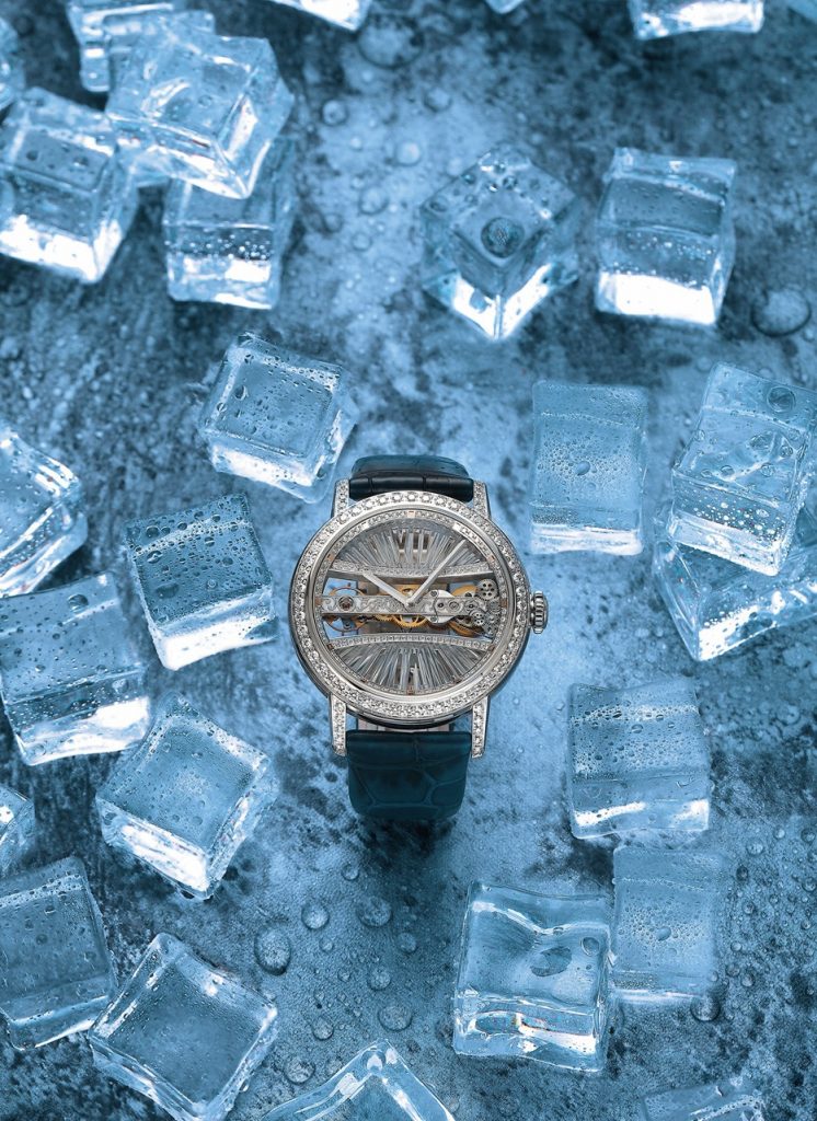 The platinum fake watches are decorated with diamonds.