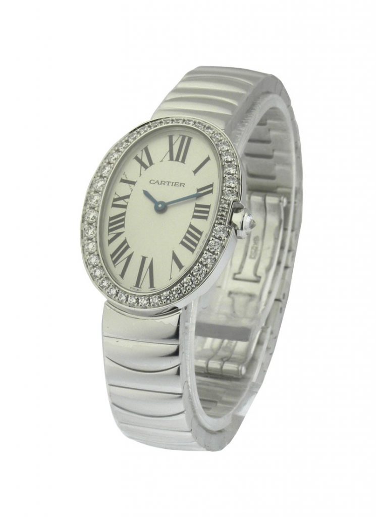 The 18k white gold fake watches are designed for females.